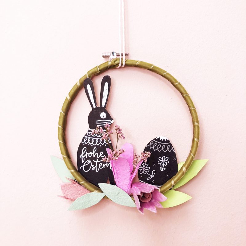 DIY Osterdeko | Einen schicken Osterkranz aus Alltagsmaterialien zaubern